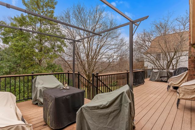 4890 S Wellington Drive, Springfield, MO 65810