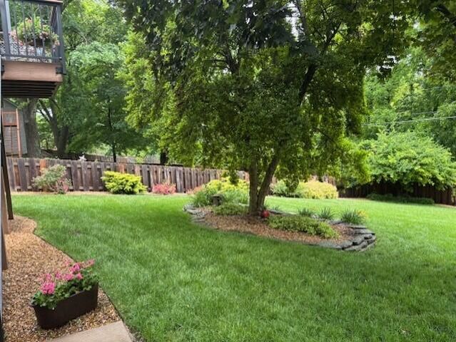 4890 S Wellington Drive, Springfield, MO 65810