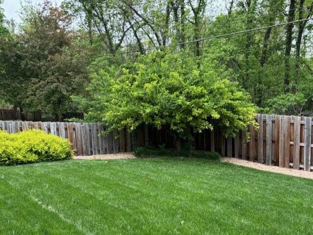 4890 S Wellington Drive, Springfield, MO 65810