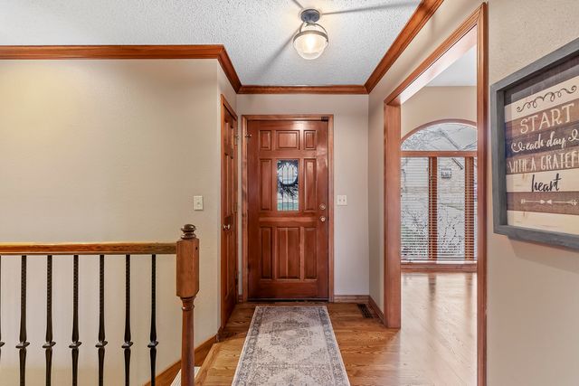 4890 S Wellington Drive, Springfield, MO 65810