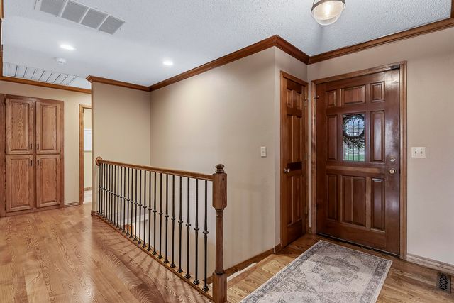 4890 S Wellington Drive, Springfield, MO 65810