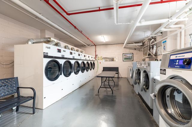 25 Knolls Crescent 4M, Bronx, NY 10463