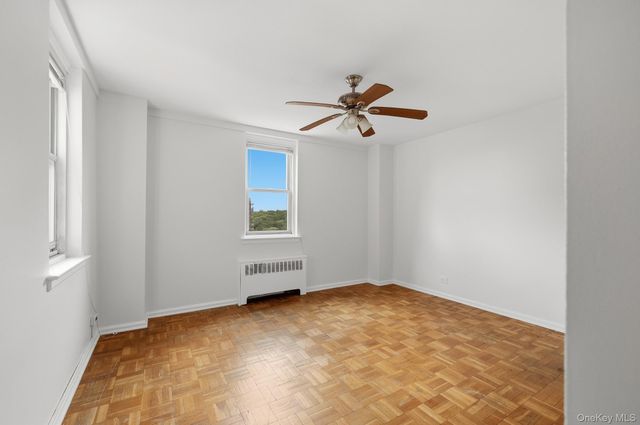 25 Knolls Crescent 4M, Bronx, NY 10463