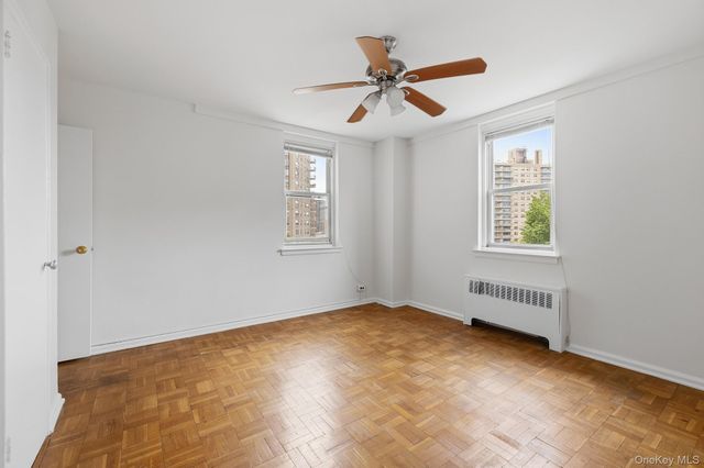 25 Knolls Crescent 4M, Bronx, NY 10463