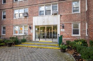 25 Knolls Crescent 4M, Bronx, NY 10463