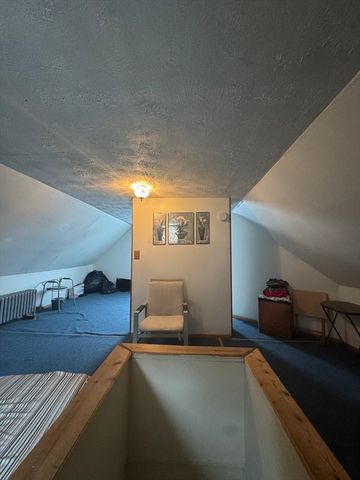 158 Bowles St, Springfield, MA 01109