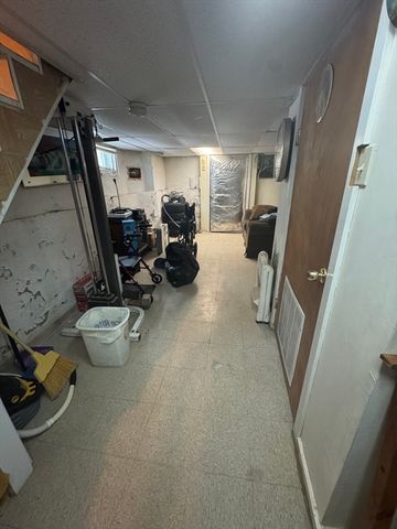 158 Bowles St, Springfield, MA 01109