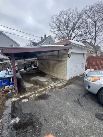 158 Bowles St, Springfield, MA 01109