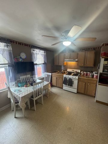 158 Bowles St, Springfield, MA 01109