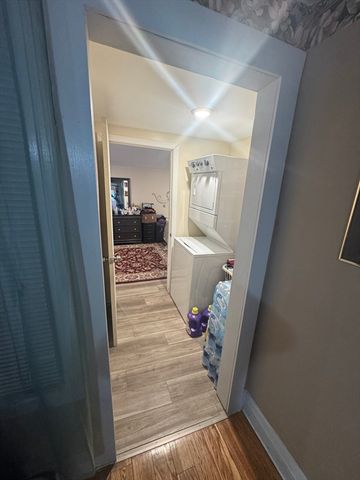 158 Bowles St, Springfield, MA 01109