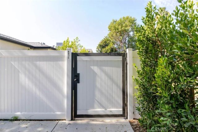 6835 Yolanda Avenue, Reseda, CA 91335
