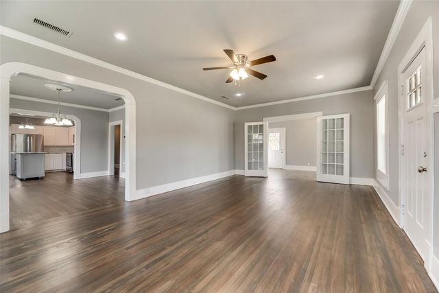 203 Bellevue Drive, Cleburne, TX 76033