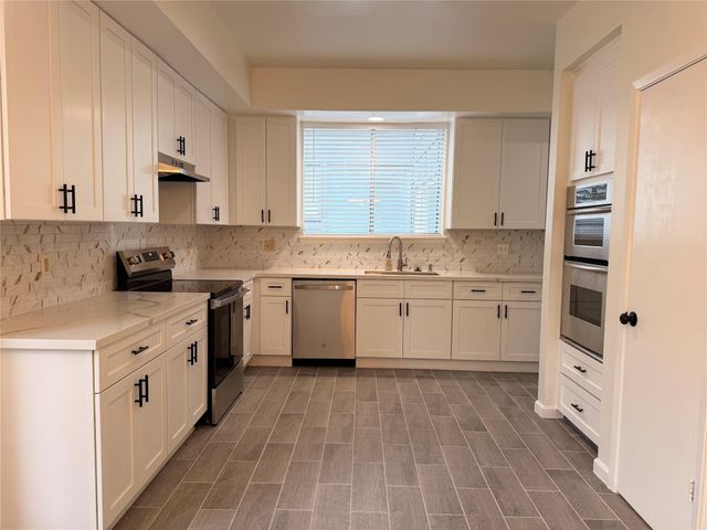 1114 Stoney Hill Drive, Houston, TX 77077
