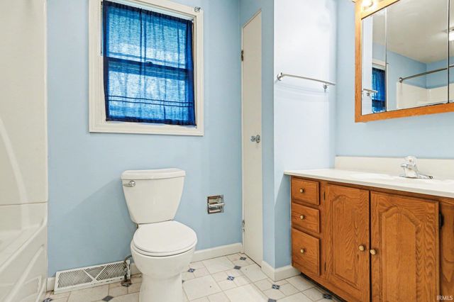 40 Greenway Drive, Goshen, IN 46526