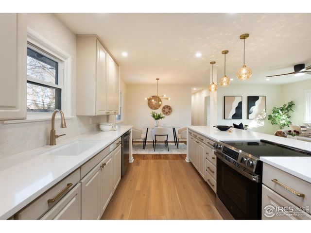 6 Sunset Cir, Longmont, CO 80501