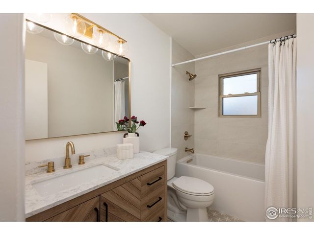 6 Sunset Cir, Longmont, CO 80501