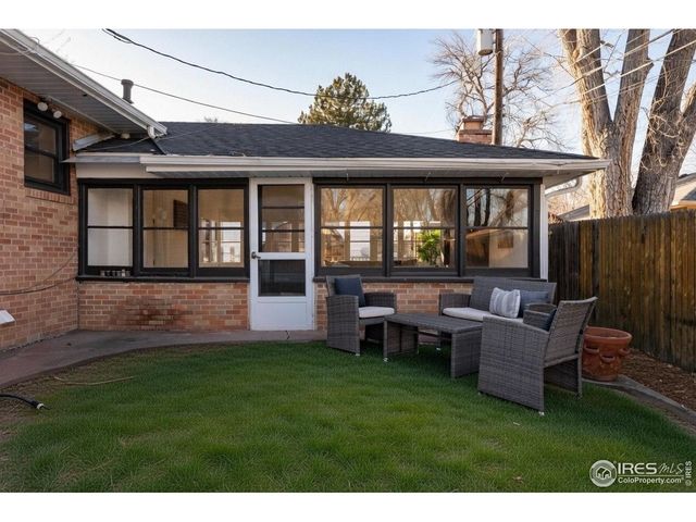 6 Sunset Cir, Longmont, CO 80501