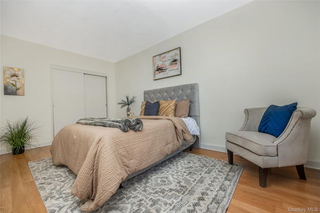 100-25 queens blvd 6AA, Forest Hills, NY 11375