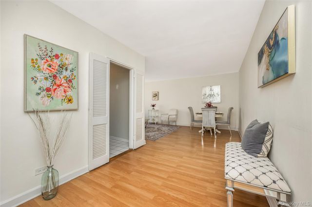 100-25 queens blvd 6AA, Forest Hills, NY 11375
