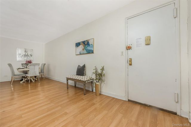 100-25 queens blvd 6AA, Forest Hills, NY 11375