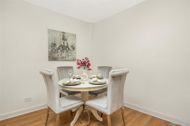 100-25 queens blvd 6AA, Forest Hills, NY 11375