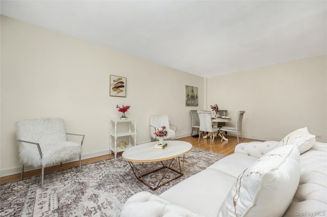 100-25 queens blvd 6AA, Forest Hills, NY 11375