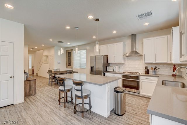 7450 Tinley Creek Avenue, Las Vegas, NV 89113