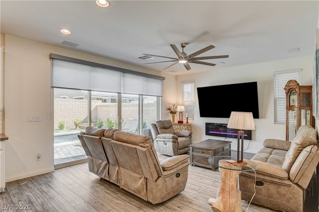 7450 Tinley Creek Avenue, Las Vegas, NV 89113