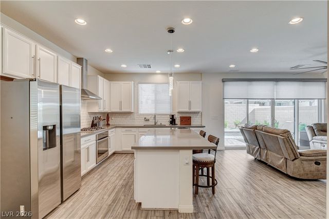 7450 Tinley Creek Avenue, Las Vegas, NV 89113