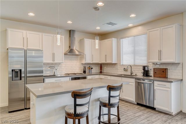7450 Tinley Creek Avenue, Las Vegas, NV 89113