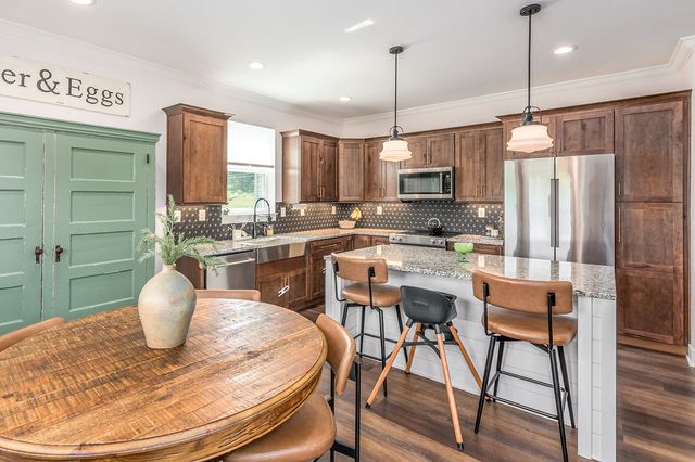 2621 Central Avenue, Middletown, OH 45044