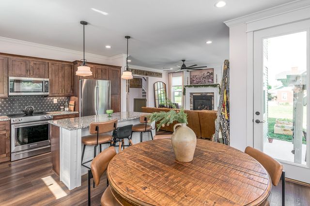 2621 Central Avenue, Middletown, OH 45044