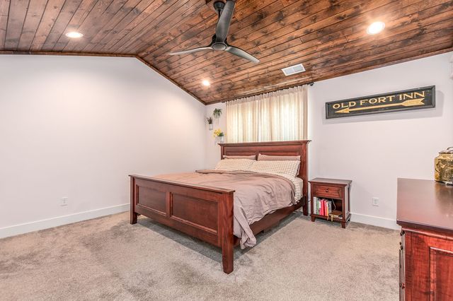 2621 Central Avenue, Middletown, OH 45044