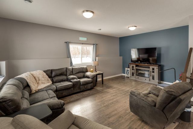 6185 Fairfax Court, Baxter, MN 56425