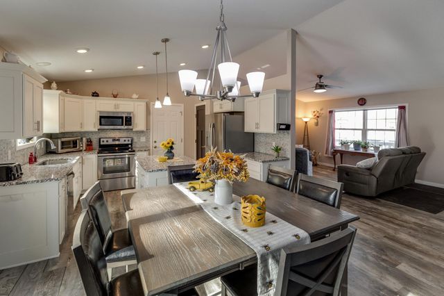 6185 Fairfax Court, Baxter, MN 56425