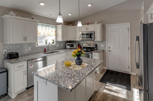 6185 Fairfax Court, Baxter, MN 56425