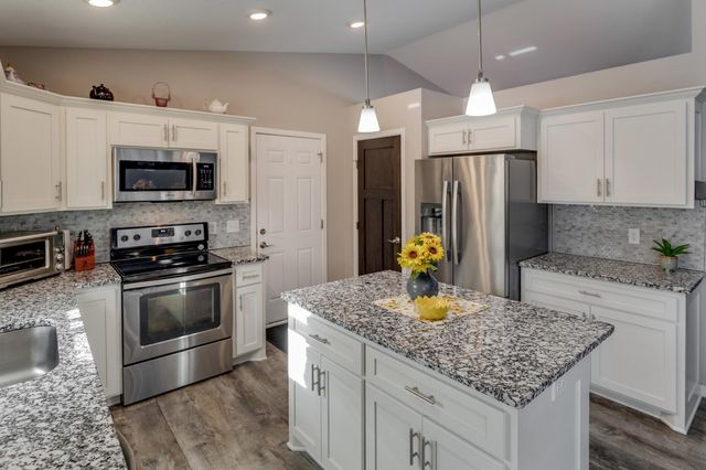 6185 Fairfax Court, Baxter, MN 56425