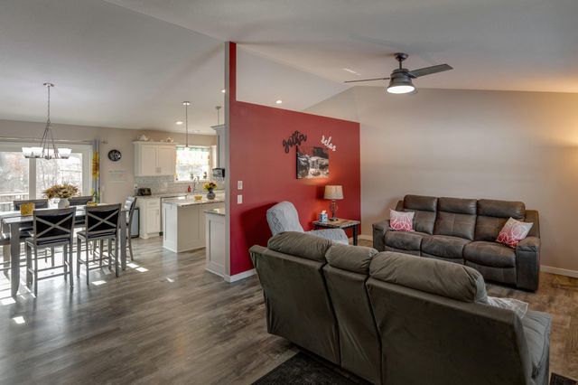 6185 Fairfax Court, Baxter, MN 56425