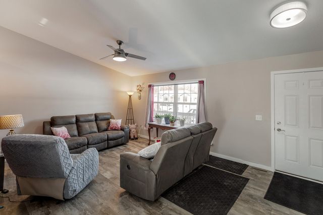 6185 Fairfax Court, Baxter, MN 56425