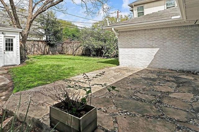 3750 Drummond Street, Houston, TX 77025