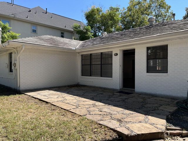 3750 Drummond Street, Houston, TX 77025