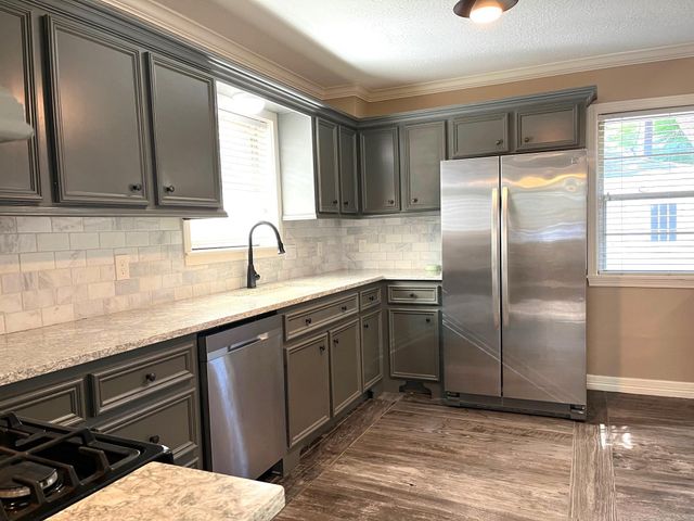 3750 Drummond Street, Houston, TX 77025