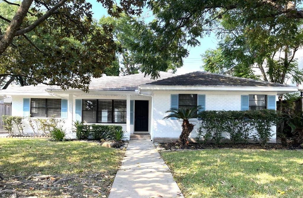 3750 Drummond Street, Houston, TX 77025
