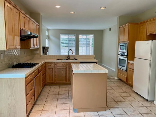 2760 Irongate Place, Thousand Oaks, CA 91362