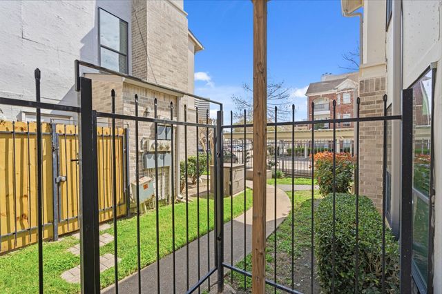 2425 Augusta Drive 23, Houston, TX 77057