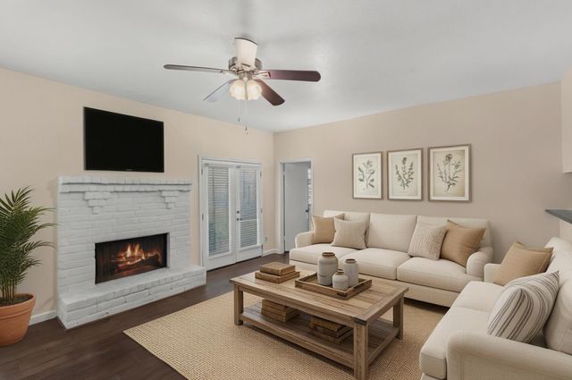 2425 Augusta Drive 23, Houston, TX 77057