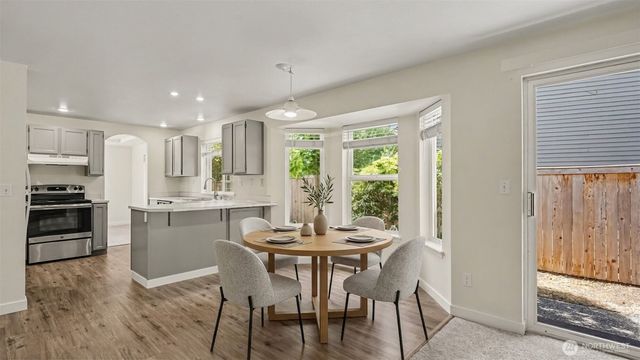 12916 NE 203rd Ct, Woodinville, WA 98072