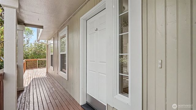 12916 NE 203rd Ct, Woodinville, WA 98072