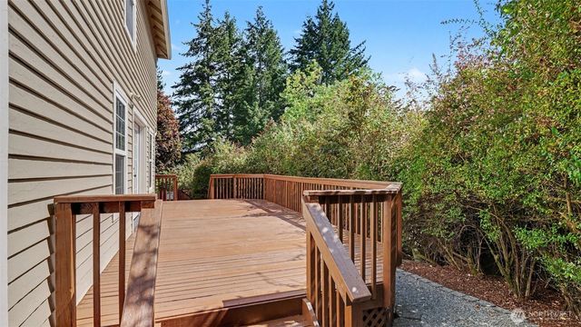 12916 NE 203rd Ct, Woodinville, WA 98072
