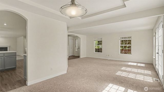 12916 NE 203rd Ct, Woodinville, WA 98072